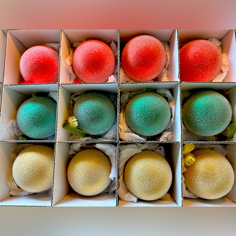Frontgate NWT Frosted large Holiday Ornaments (12)
